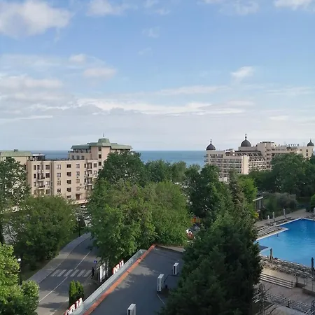 Aparthotel Golden Line Private 4*