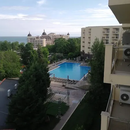 Golden Line Private Aparthotel