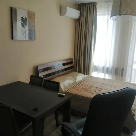 מלון דירות Golden Line Private 4*